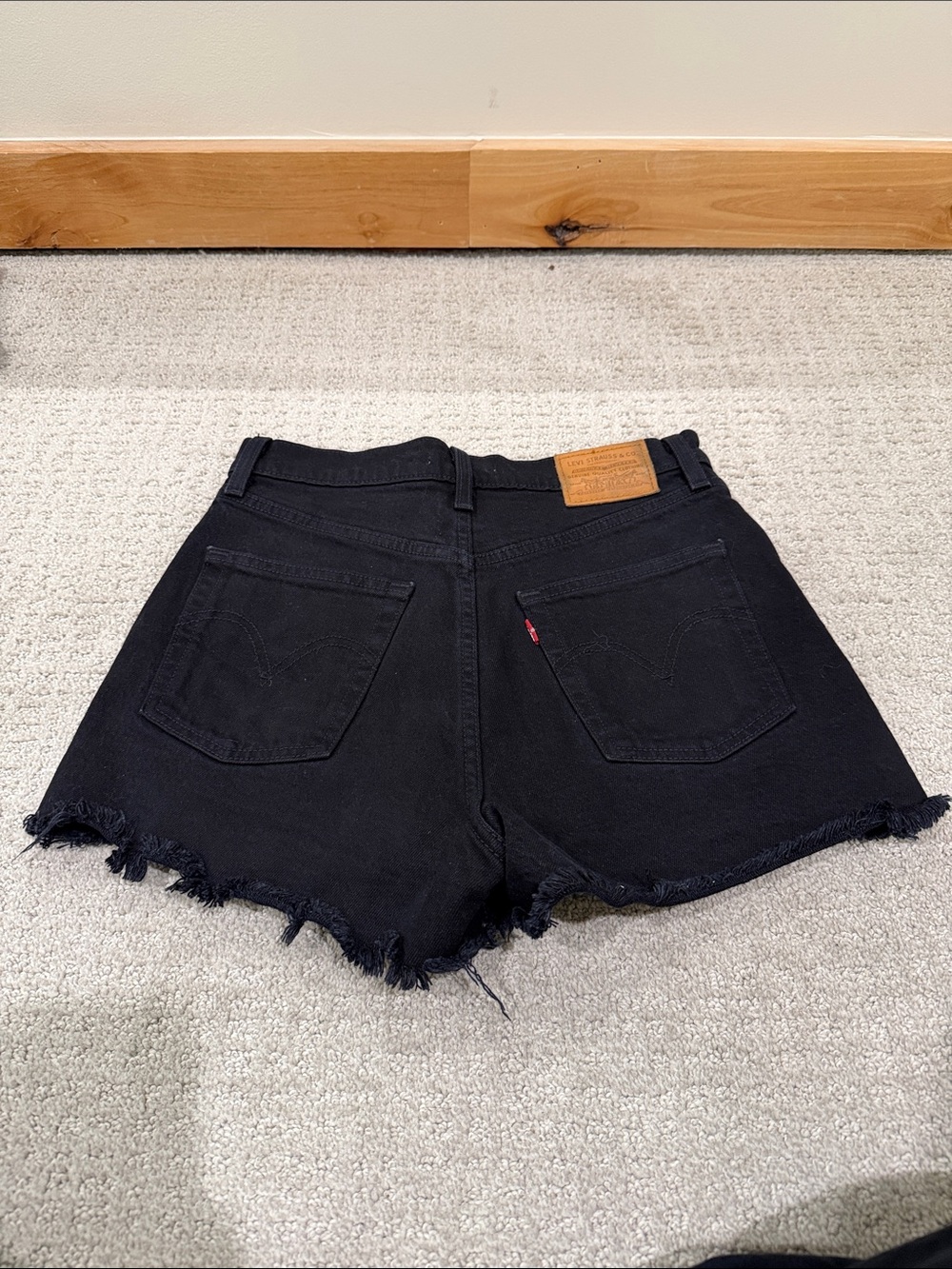 Levi's Rib Cage Short - Picture 2 of 2